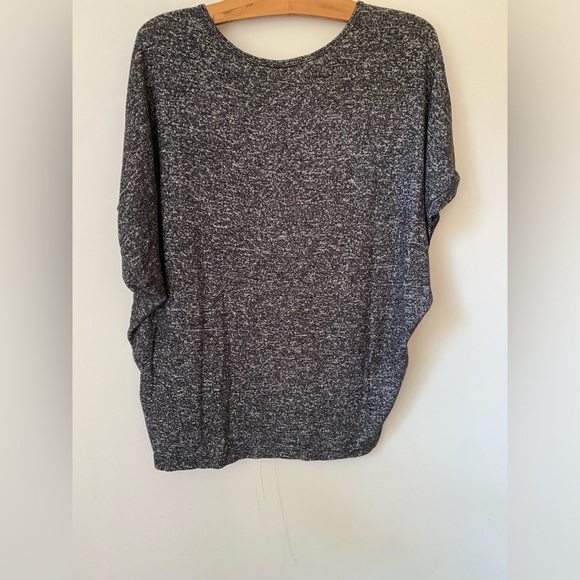 Quince Top Women’s Medium Brushed Short Sleeve Lounge in Charcoal - Picture 4 of 10